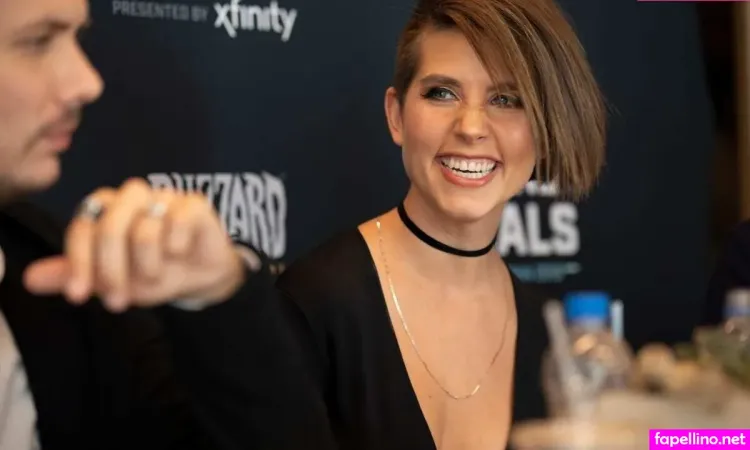 Soe Gschwind OnlyFans Thumbnail #nkFiHr2MgH