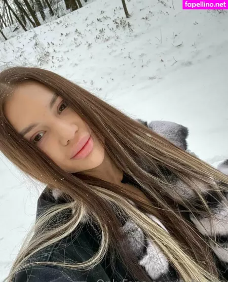 Sofa Ukr OnlyFans Thumbnail #3MGwLfZXKq