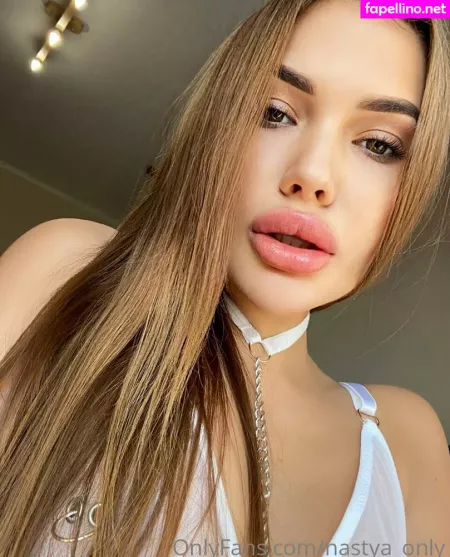 Sofa Ukr OnlyFans Thumbnail #8UxbOBGWrq