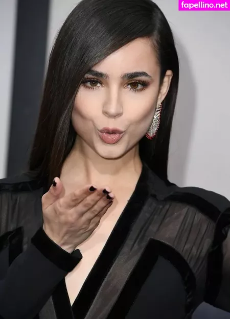 Sofia Carson OnlyFans Thumbnail #D9DhH7Jg33
