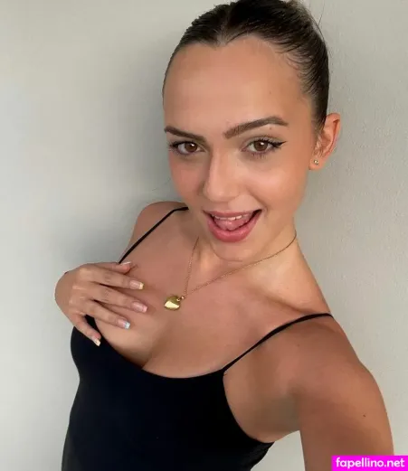 Sofia Cerio OnlyFans Thumbnail #PXfk8H00cb