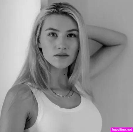 Sofia Hublitz OnlyFans Thumbnail #23VU2BVht8