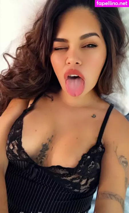 Sofia Jones2 OnlyFans Thumbnail #3ZeENquzz0