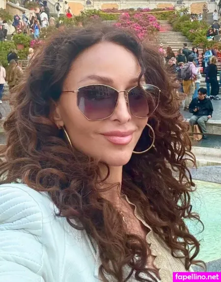 Sofia Milos OnlyFans Thumbnail #8Q7J9yv5xf