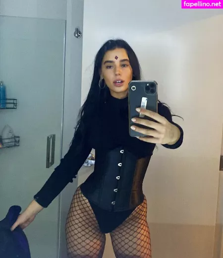 Sofia Muse OnlyFans Thumbnail #0Lxkam9vdT