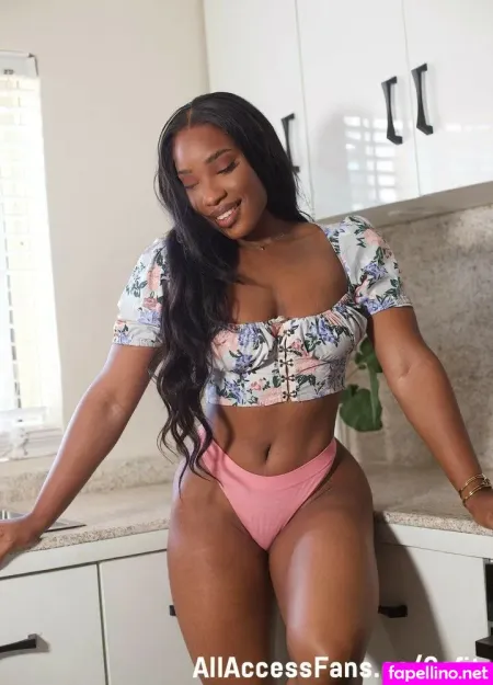 Sofia Ngr OnlyFans Thumbnail #siNSItgzty