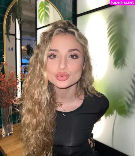 Sofia Surferss OnlyFans Thumbnail #eRVHObtI5C