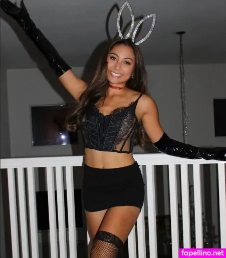 Sofia Young OnlyFans Thumbnail #s6NwVTajt9