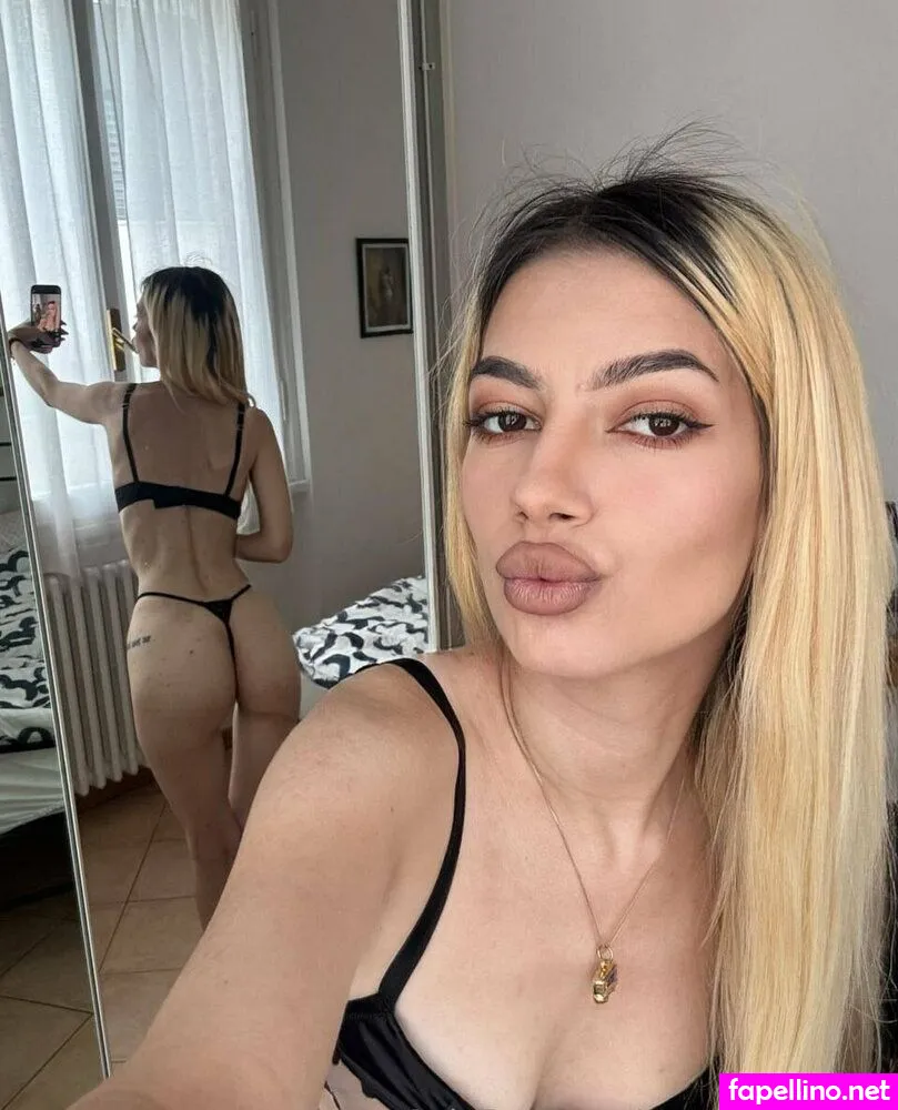 sofiaa.amber, sophiaamber_ Nude Leaked OnlyFans Photo #NGgdkaQ9qz