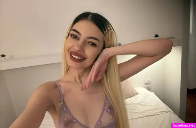 Sofiaa Amber OnlyFans Thumbnail #fqbVImijO4