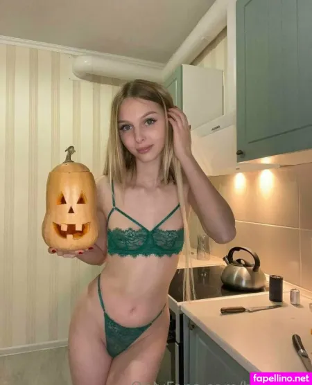 Sofiaaaparker OnlyFans Thumbnail #kbfTuBXk9U