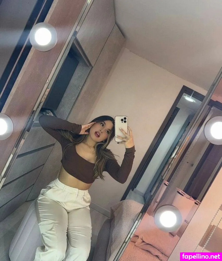marialoreen, sofiaacutie, sofiacutieee Nude Leaked OnlyFans Photo #7vGMY7VUvI