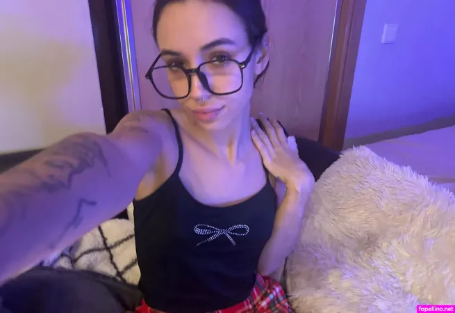 Sofiakye OnlyFans Thumbnail #CvBNIKL1NM