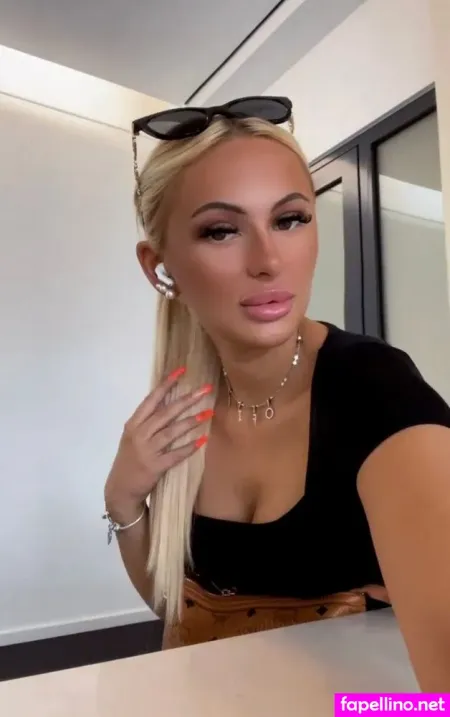 Sofie Christin OnlyFans Thumbnail #NHh3Ebk8DA