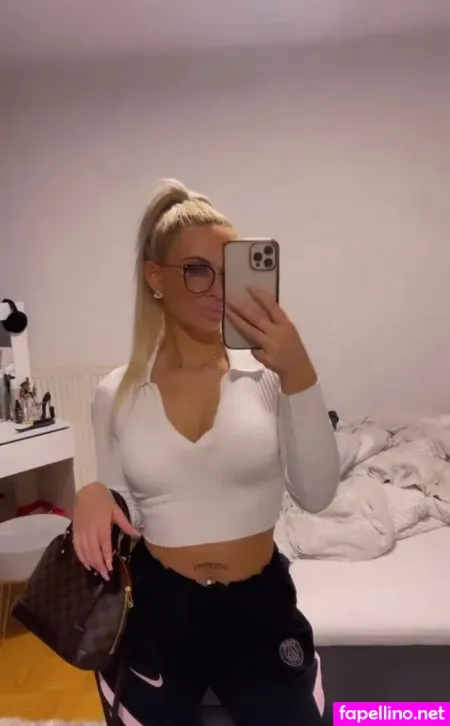 Sofie Christin OnlyFans Thumbnail #QnGFJjvySU