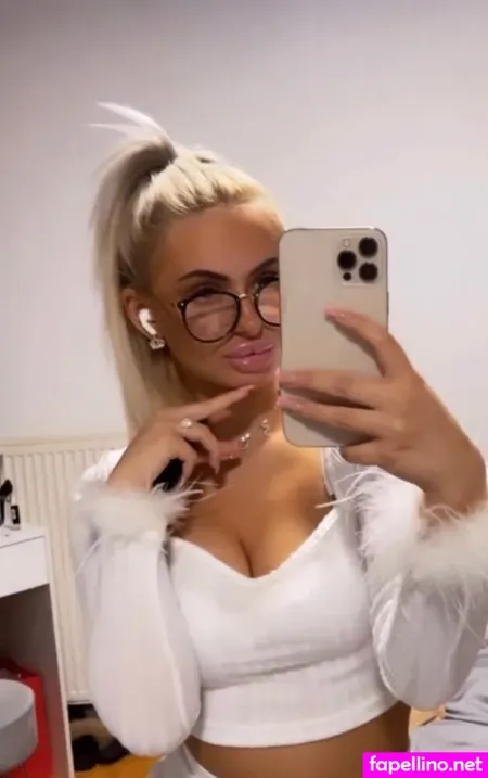 Sofie Christin OnlyFans Thumbnail #SAnvXjMsrE