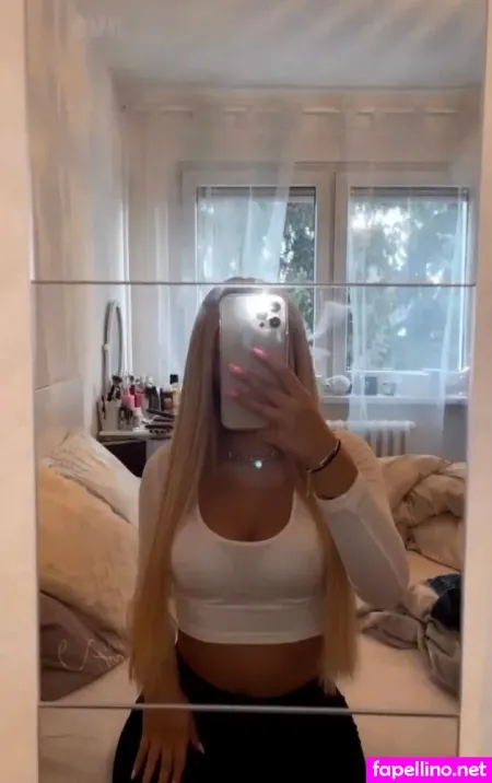 Sofie Christin OnlyFans Thumbnail #XsKwU39BTY