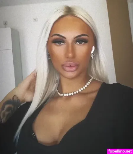 Sofie Christin OnlyFans Thumbnail #sEuzF1VImV