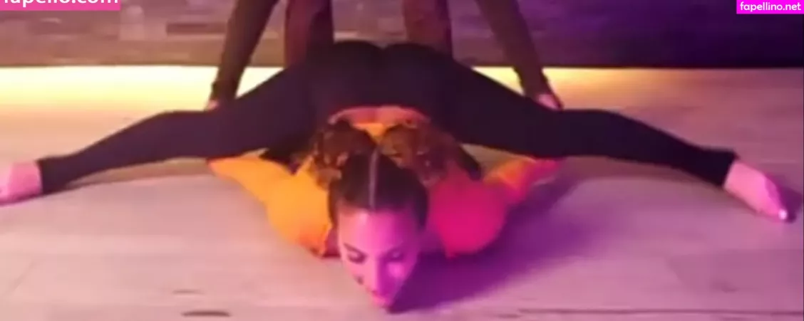 Sofie Dossi OnlyFans Thumbnail #ZmUqx2oZ7A