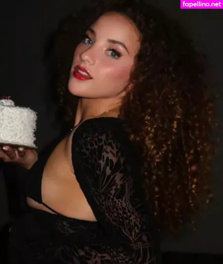 Sofie Dossi OnlyFans Thumbnail #cZ4wyYEj25