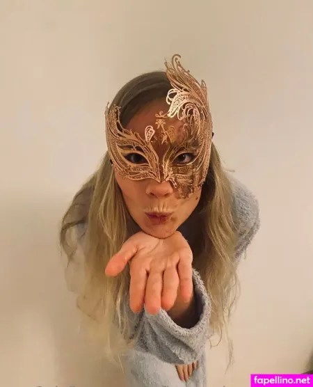 Sofie Von Loewenturm OnlyFans Thumbnail #GhHpHJN8Gx