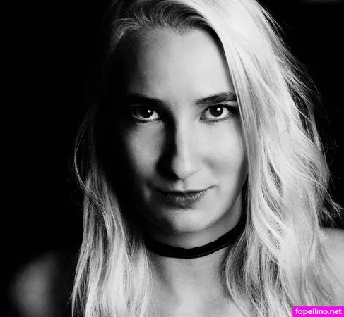 Sofie Woz OnlyFans Thumbnail #e1zrVWDt7r