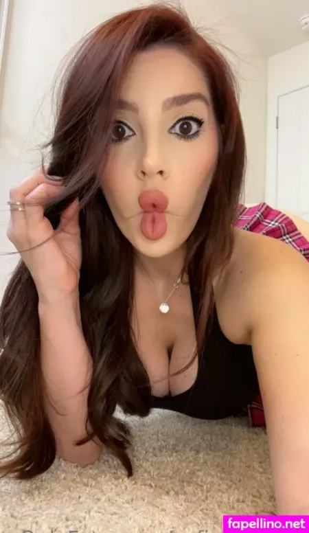 Sofiecakesxo OnlyFans Thumbnail #1pdOhNftMb