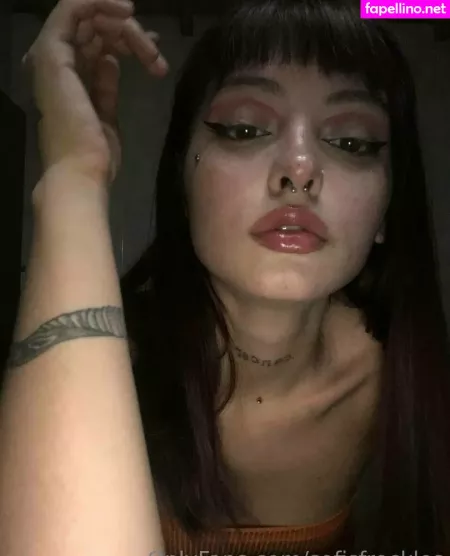 Sofisfreckles OnlyFans Thumbnail #RZx7sAAAWM