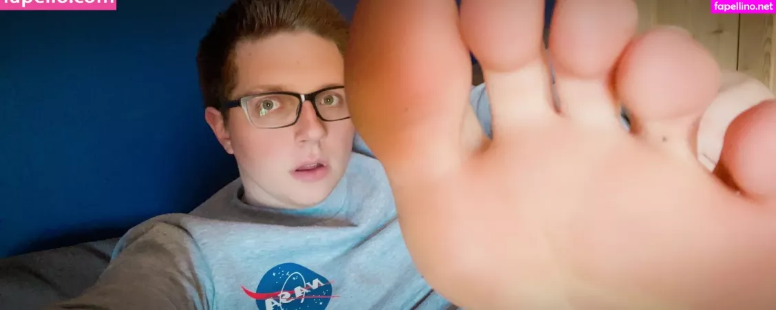 Softboyfeetx OnlyFans Thumbnail #5D6WGRiyO2