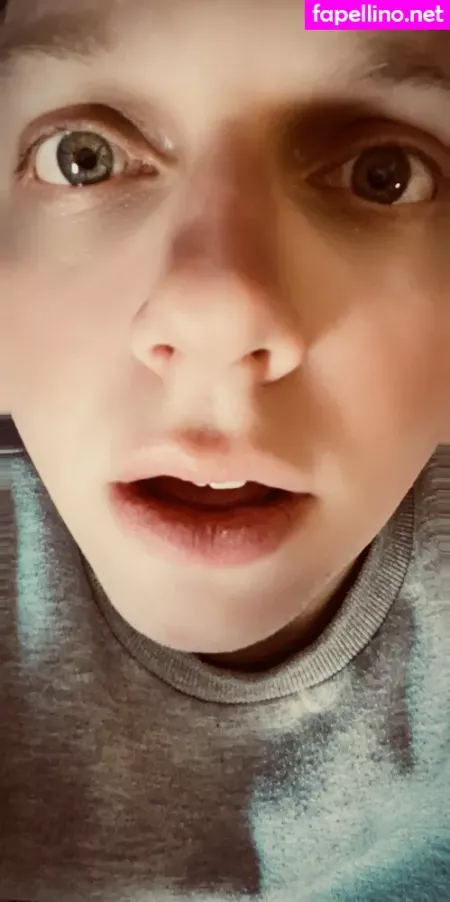 Softboyfeetx OnlyFans Thumbnail #niBG4WuOTW