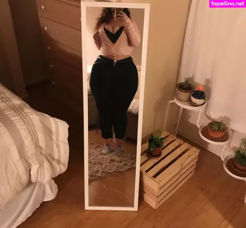 Softestpear OnlyFans Thumbnail #xeFrtM0hP0