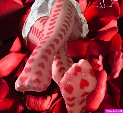 Softsoles Prettytoesxoxo OnlyFans Thumbnail #lELwM1RgR4