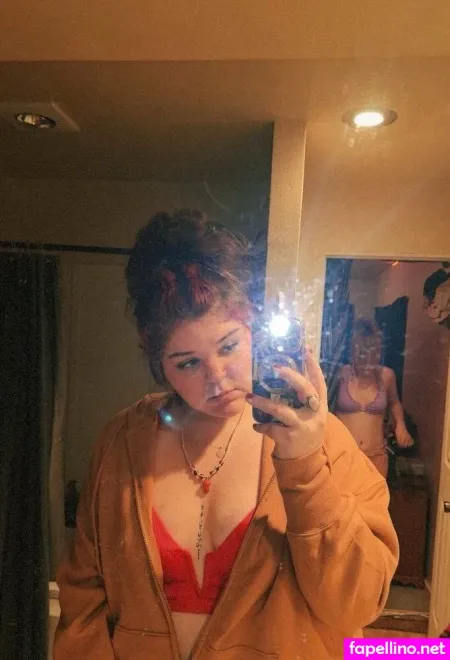 Softsuzzie OnlyFans Thumbnail #UFJa64tN0Q
