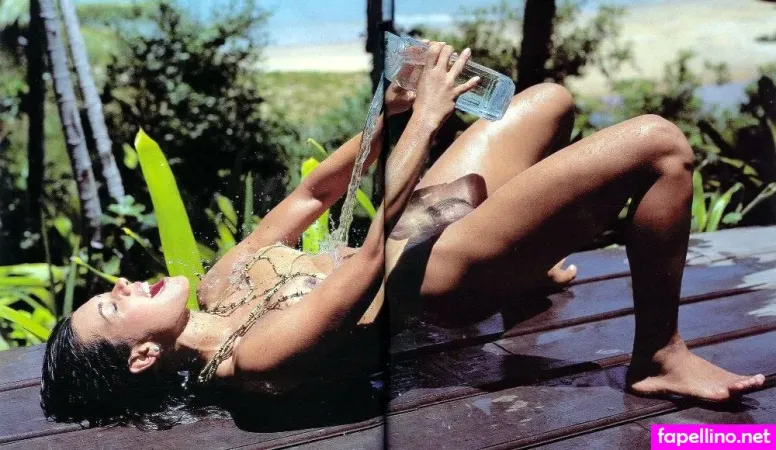 Solange Frazao OnlyFans Thumbnail #9MHOIYyRaf