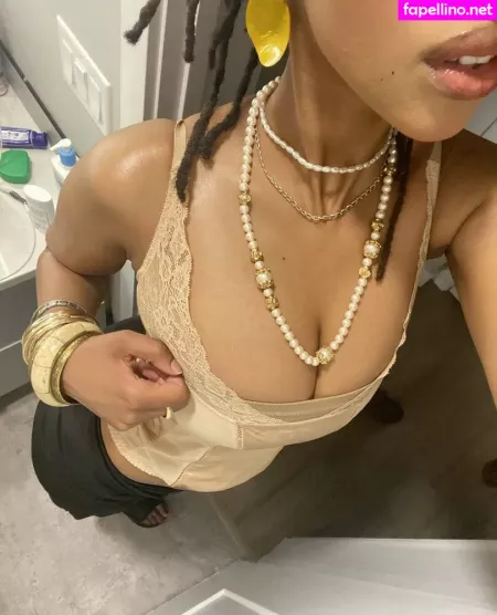 Solaya Ismail OnlyFans Thumbnail #Ln39YdyoAL