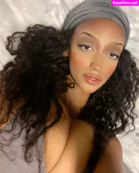 Solaya Ismail OnlyFans Thumbnail #urNEn5Me8Y