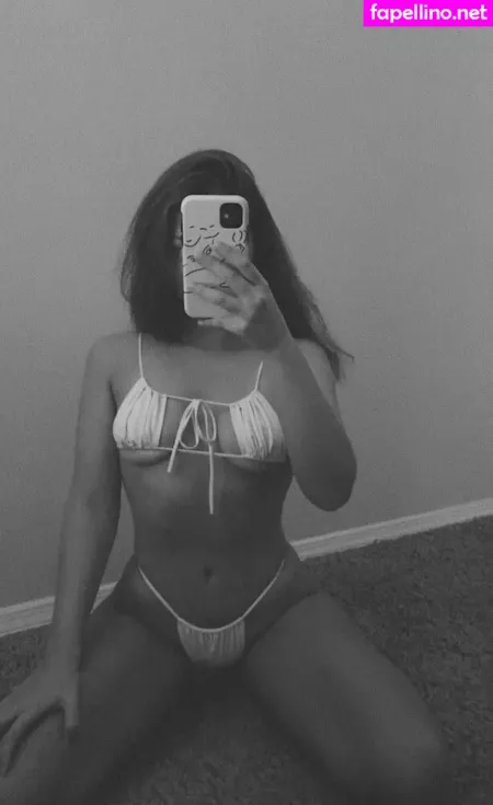 Solelylu OnlyFans Thumbnail #lBj2OsHVzt