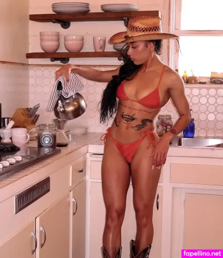 Solesndsouls Praying Mantis OnlyFans Thumbnail #1nfSjuK8ZF