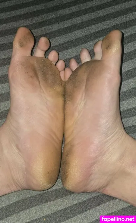 Solo Toes OnlyFans Thumbnail #3dS2Esi6iJ