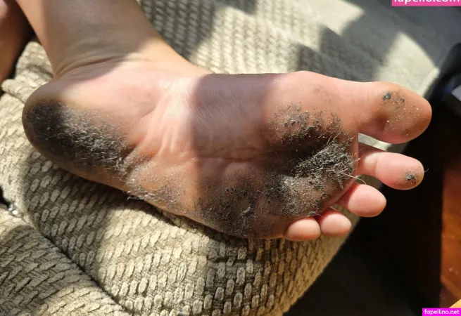 Solo Toes OnlyFans Thumbnail #GlwwtMYMKk