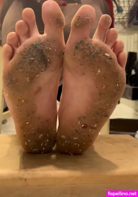 Solo Toes OnlyFans Thumbnail #URBRim8PCh