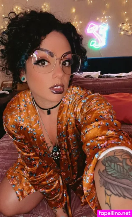 Solodarling 1 OnlyFans Thumbnail #uyg7sG9SBZ