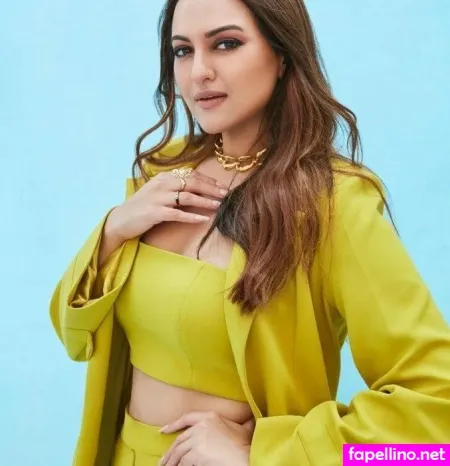 Sonakshi Sinha OnlyFans Thumbnail #3hRY7cUBQ1