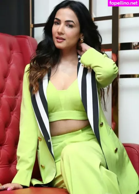 Sonal Chauhan OnlyFans Thumbnail #5nw2k6d9h2