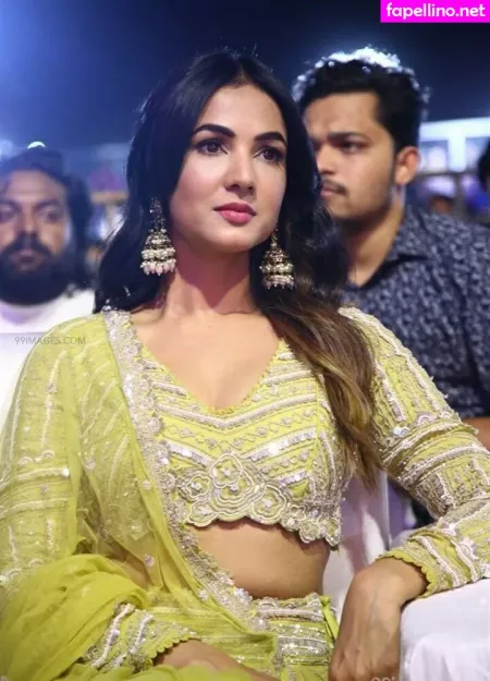 Sonal Chauhan OnlyFans Thumbnail #DBFeSlorO5