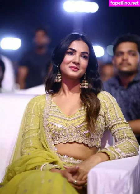 Sonal Chauhan OnlyFans Thumbnail #c33WS6gCzx