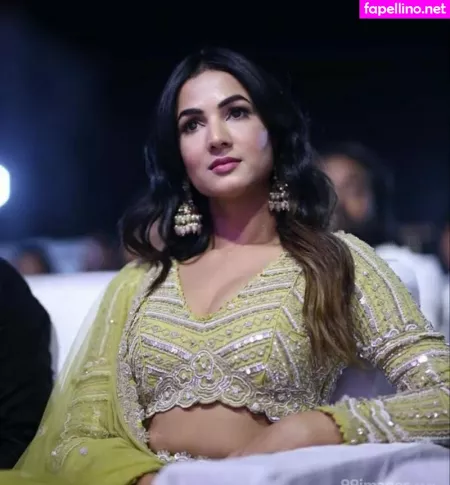 Sonal Chauhan OnlyFans Thumbnail #lIWyGFOADU