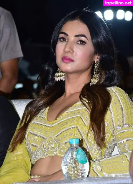 Sonal Chauhan OnlyFans Thumbnail #lcI0dutTUe