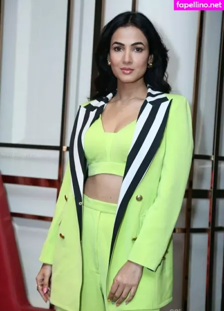 Sonal Chauhan OnlyFans Thumbnail #vIGTikbCYX