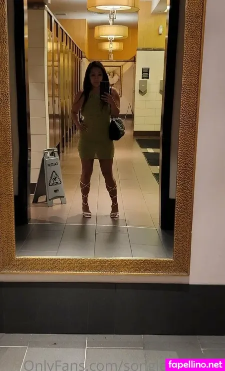 Songleexxxfree OnlyFans Thumbnail #4SFgLUChrS